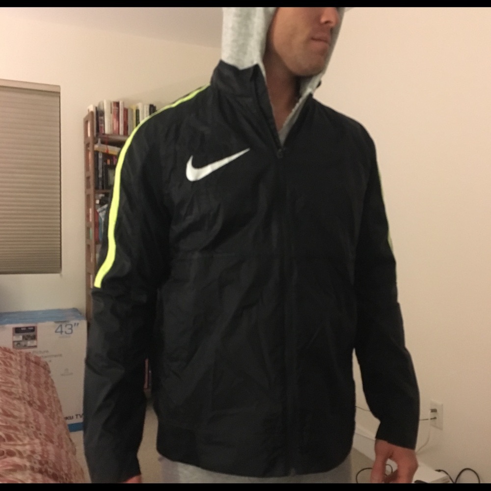 Men’s Nike authentic soccer windbreaker